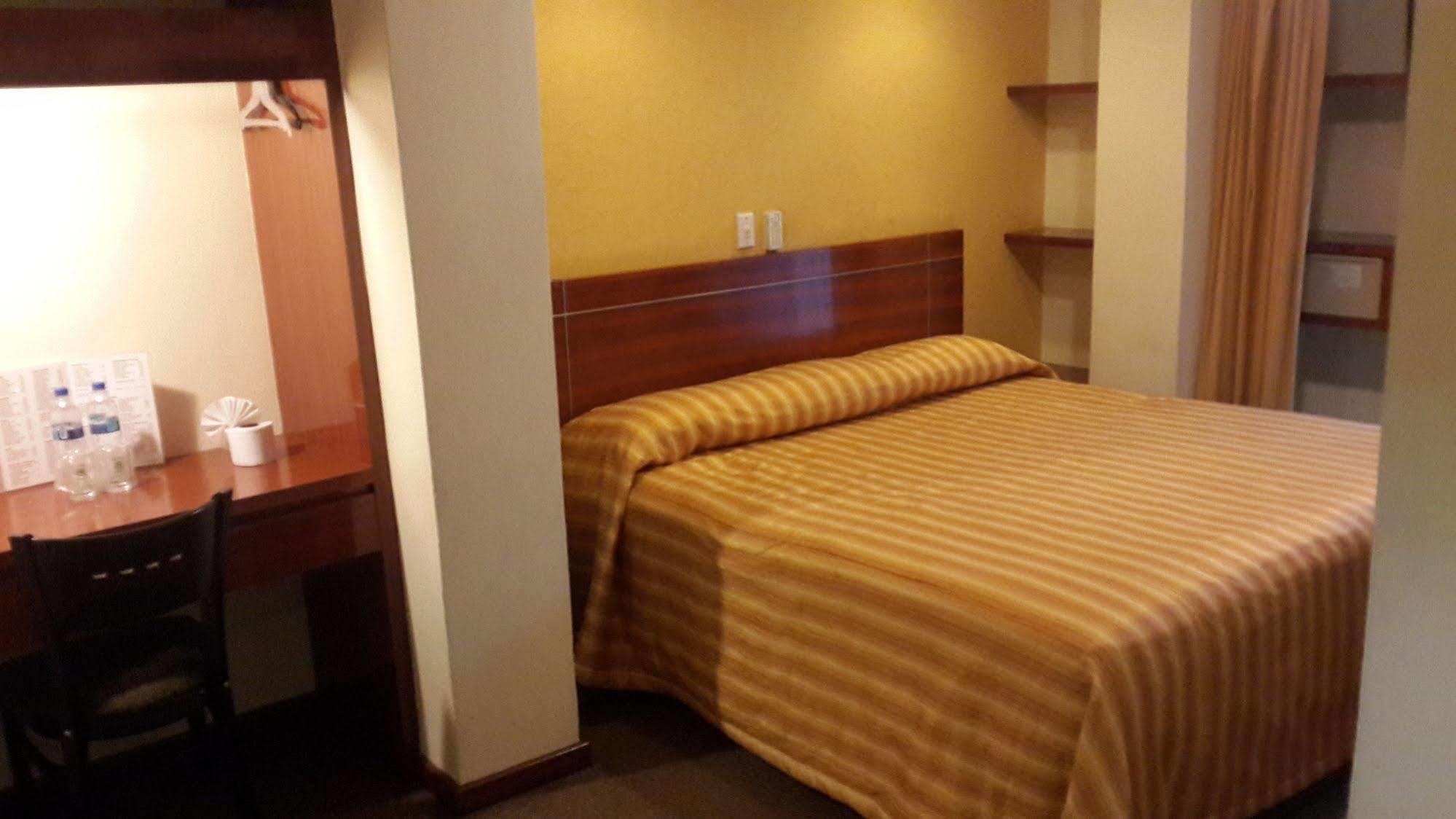 Hotel Roble Kota Meksiko Bagian luar foto
